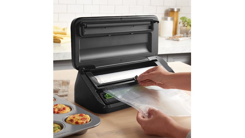 FoodSaver Cut & Seal Vacuum Sealer