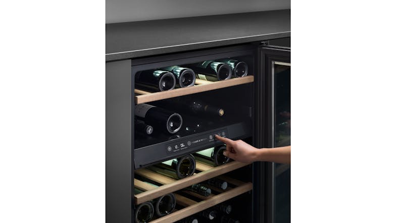 Fisher & Paykel 38 Bottle Dual Zone Wine Cooler - Stainless Steel (Series 7/RS60RDWX1)