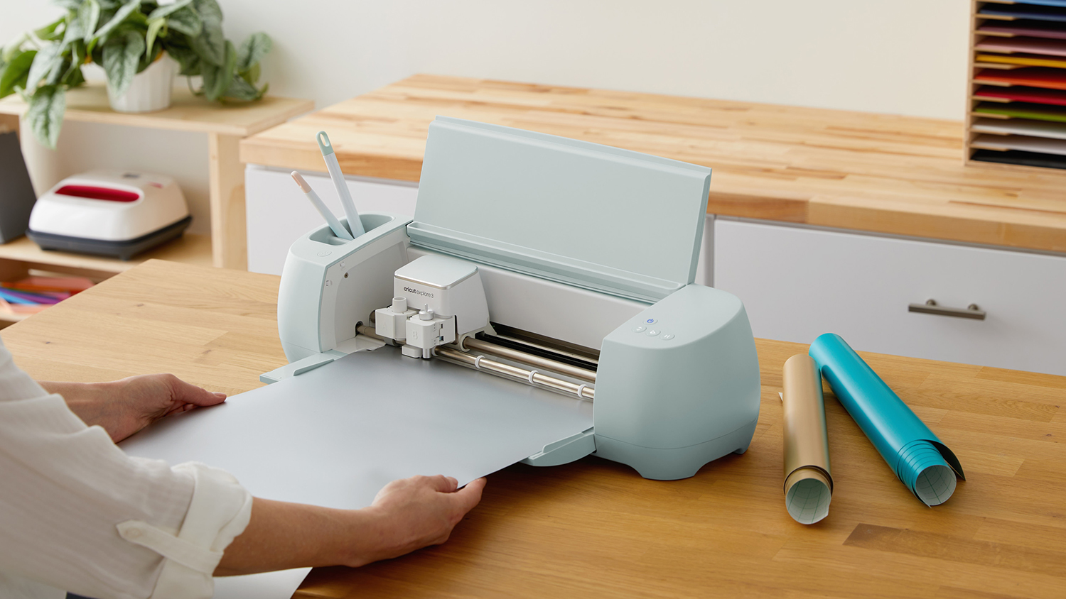 Cricut Permanent Smart Vinyl 13" x 3ft Matte Metallic Champagne (1