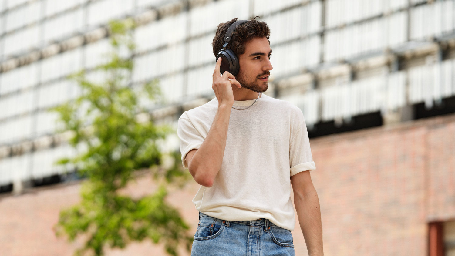 Sennheiser MOMENTUM 4 Wireless Noise Cancelling Over-Ear Headphones - Black