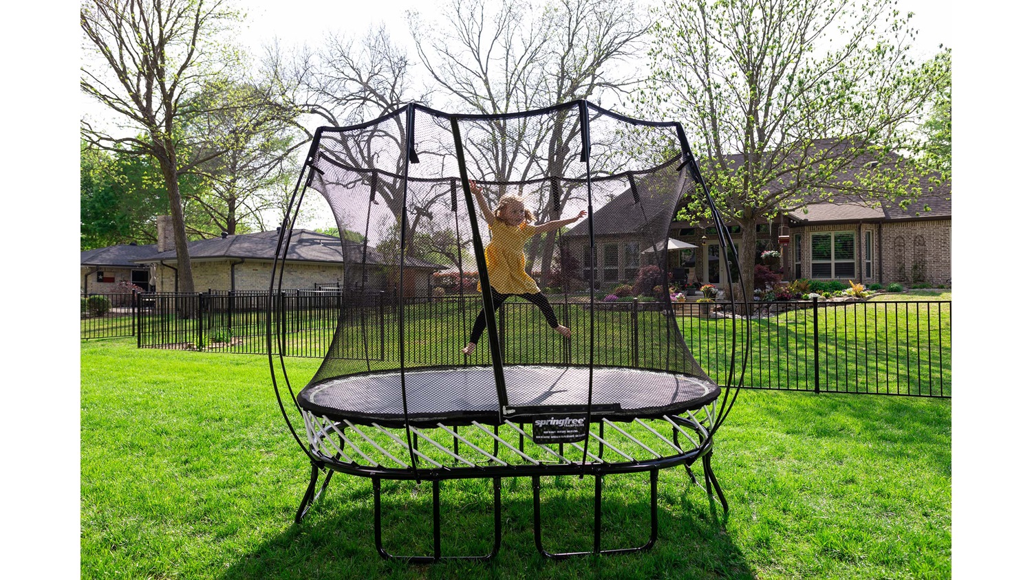 Springfree Compact 2.7m x 1.9m Oval Trampoline