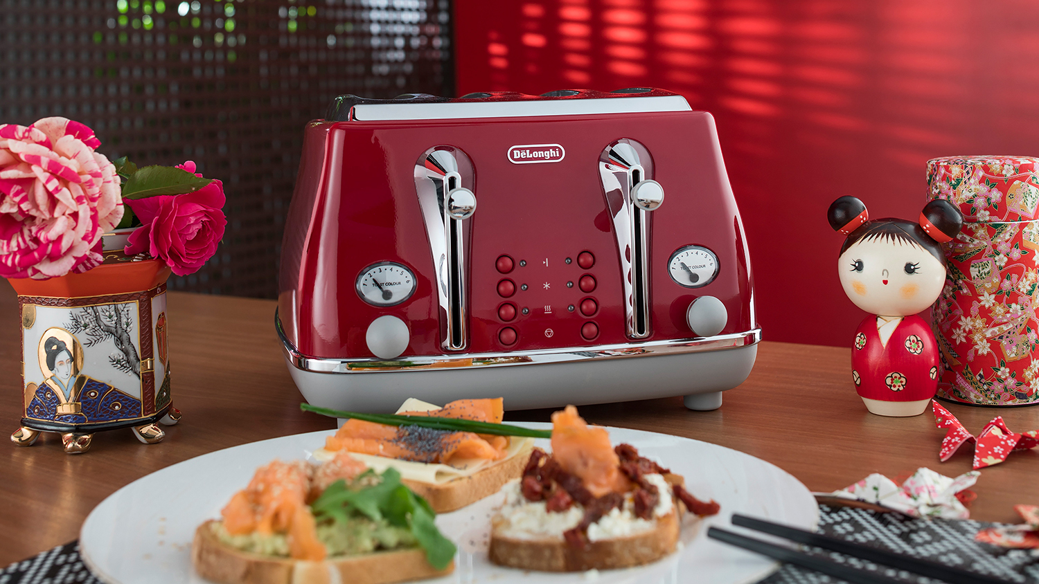 DeLonghi Icona Capitals 4 Slice Toaster Tokyo Red Harvey