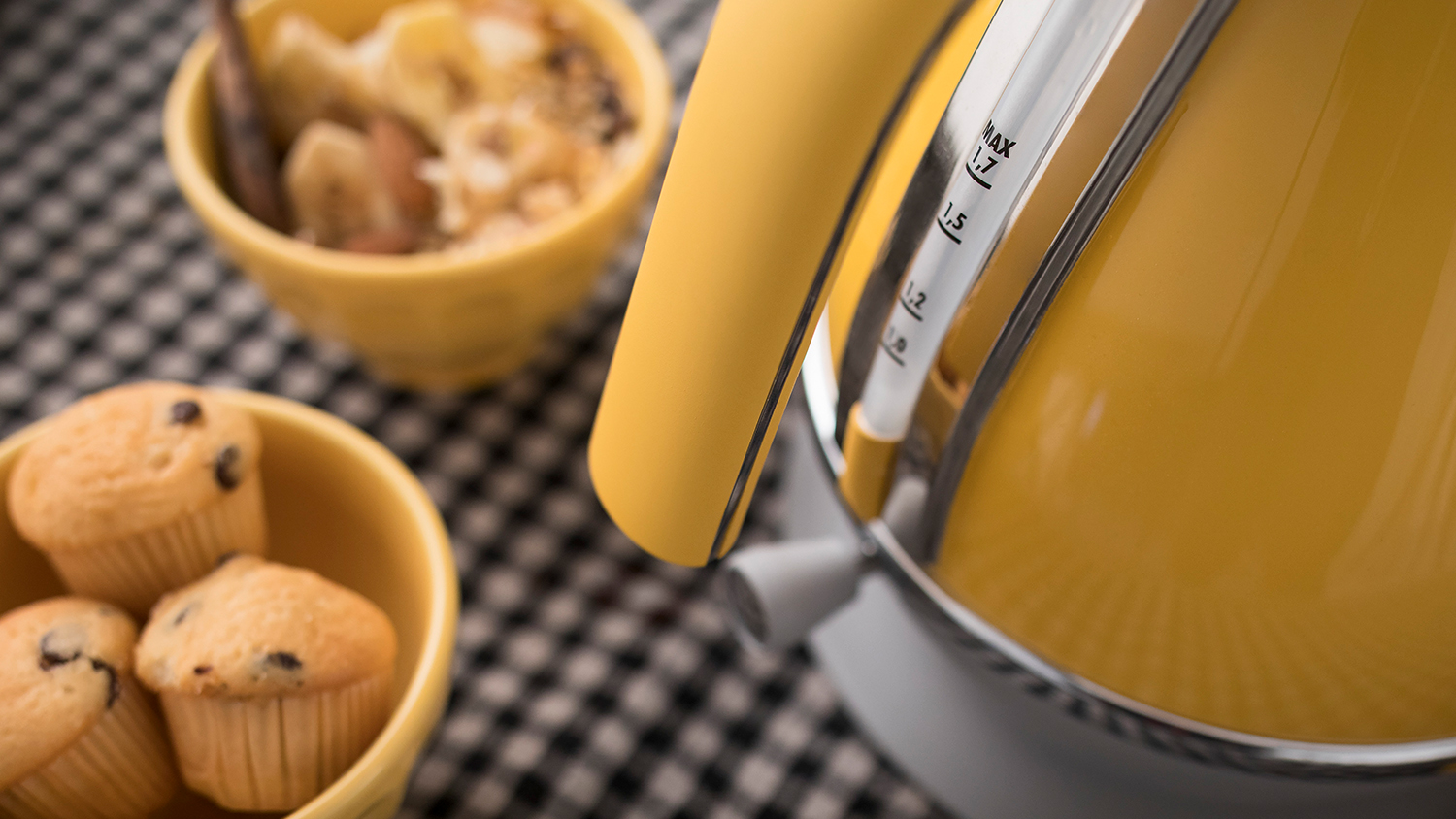 DeLonghi Icona Capitals 1.7L Kettle New York Yellow Harvey Norman