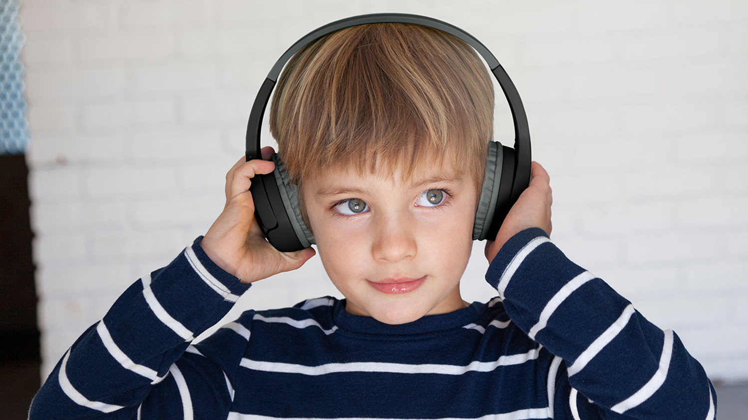 Belkin SOUNDFORM Mini Kids Wireless On-Ear Headphones - Black