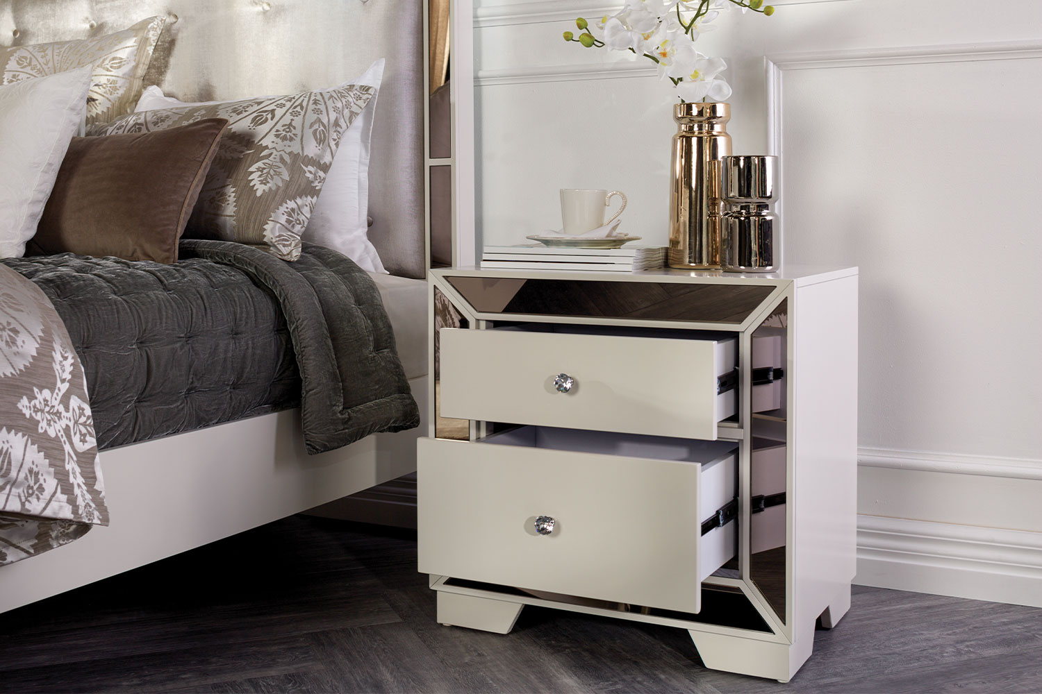 juliette bedside table