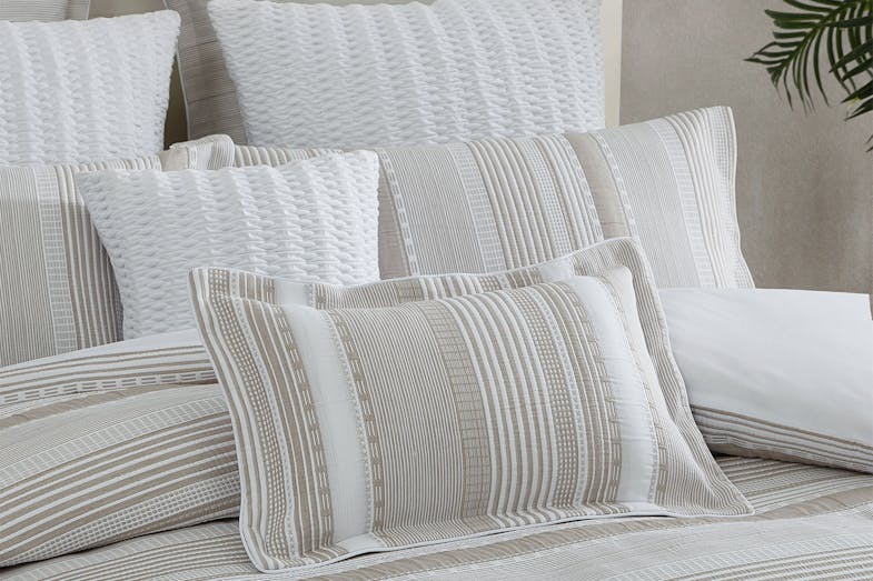 Sinclair Linen Duvet Cover Set by Private Collection