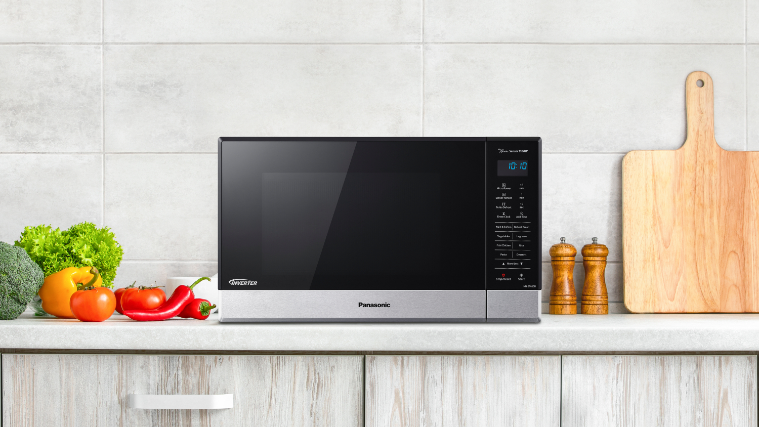 Panasonic 32L The Genius Inverter 1100W Microwave - Black (NN-ST665BQPQ)