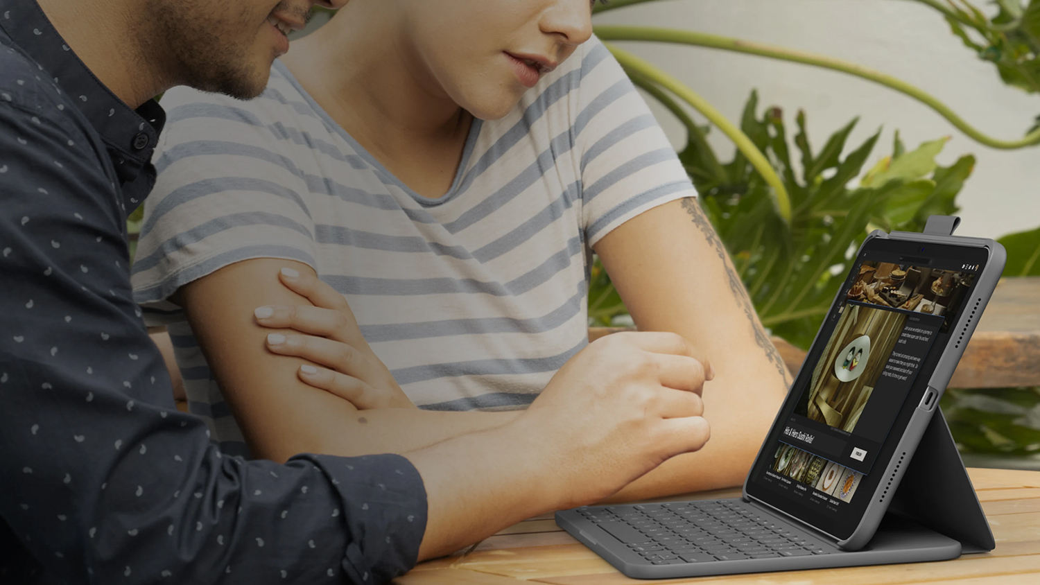 Logitech Slim Folio Keyboard Case for iPad (10th Gen) - Oxford Grey