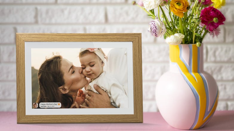 Jackson Frameo 7" Digital Photo Frame - White with Oak Frame