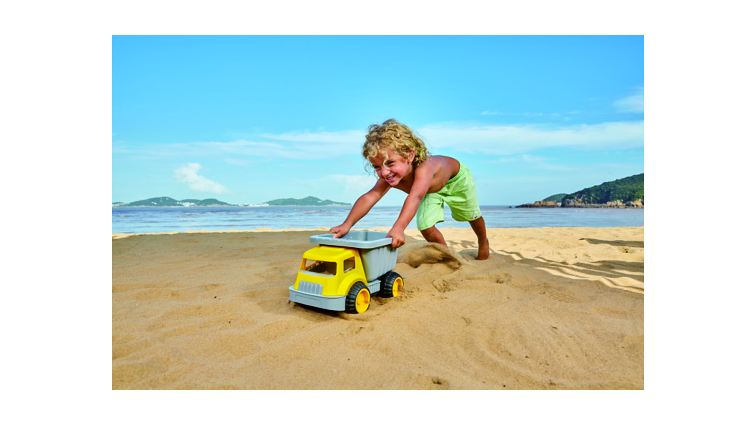 Hape Load & Tote Dump Truck