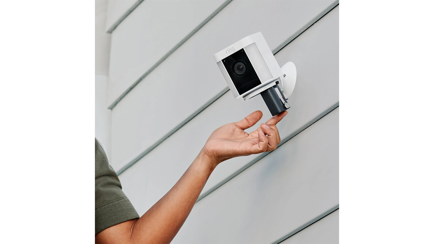 Ring Spotlight Cam Plus Battery 1080p 2MP Outdoor Wireless Smart Security Camera - White