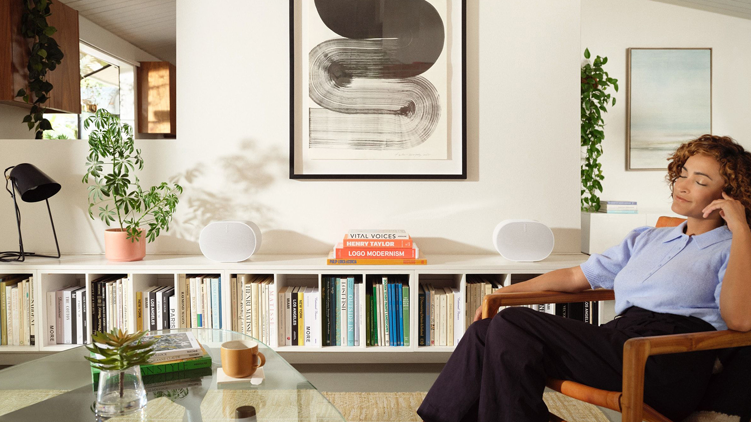 Sonos Powered Wireless Smart Speaker - BT v5.0 & Wi-Fi 6 - Era 300 - White (E30G1AU1)