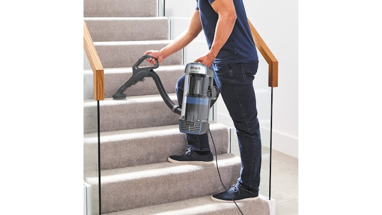 Shark Stratos XL Pet Pro Powered Lift-Away Upright Vacuum Cleaner with Odour Neutraliser Technology