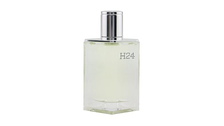 An aromatic green fragrance for men. Clean, spicy, soft, warm & intoxicating. Contains notes of sage, narcissus, rosewood & sclarene. Launched in 2021. Perfect for spring or summer wear.