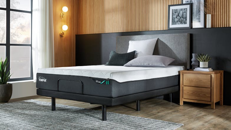 Pro Luxe SmartCool Medium King Mattress by Tempur