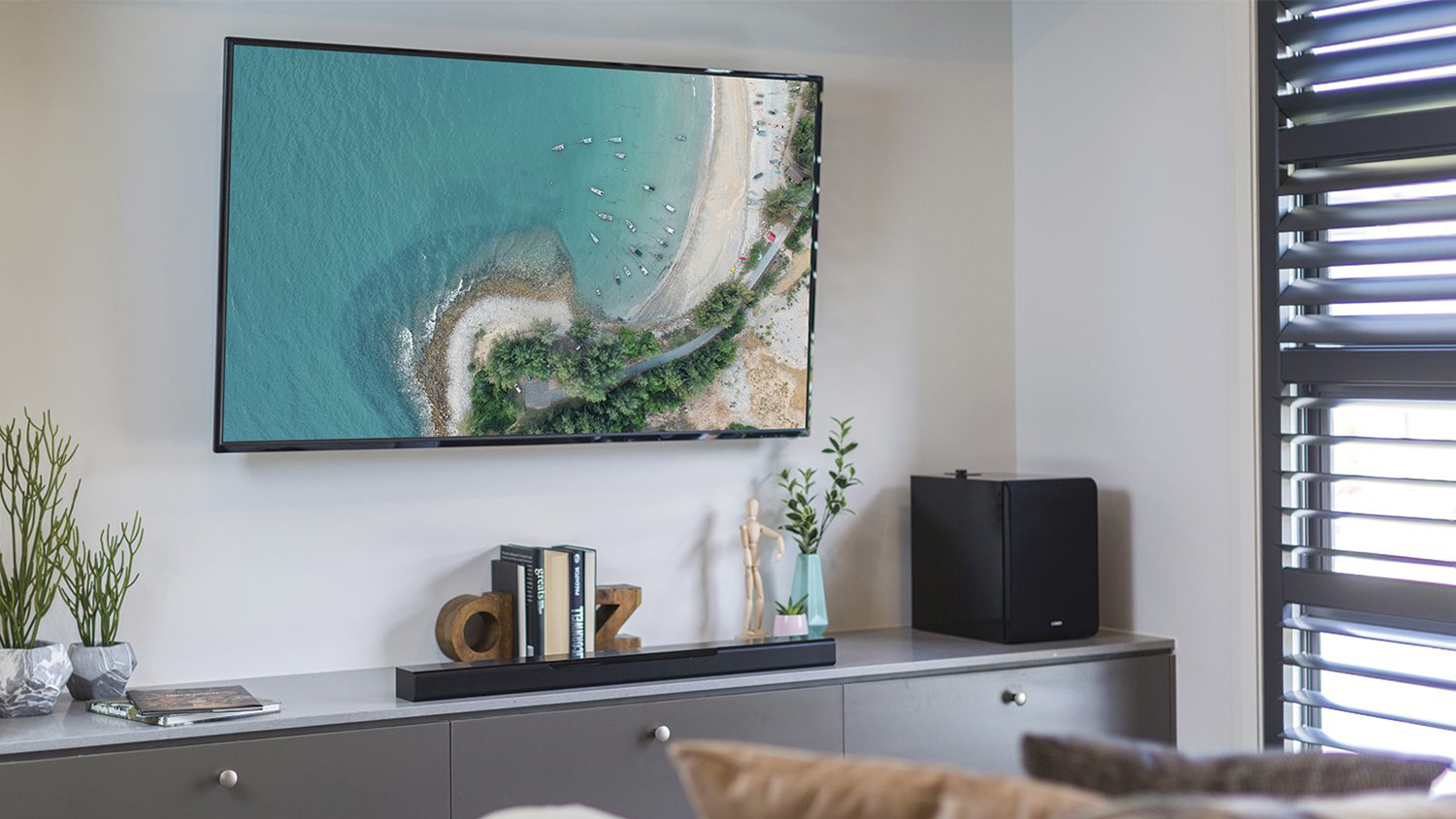 Yamaha 8" Subwoofer - Wireless 130W - MusicCast SUB 100 - Black (NS-NSW100)