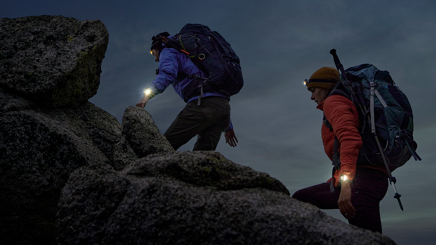 Garmin Fenix 7 Pro Smartwatch - Carbon Grey DLC Titanium with Black Band (47mm Case, Bluetooth, GPS, Sapphire Solar Edition)