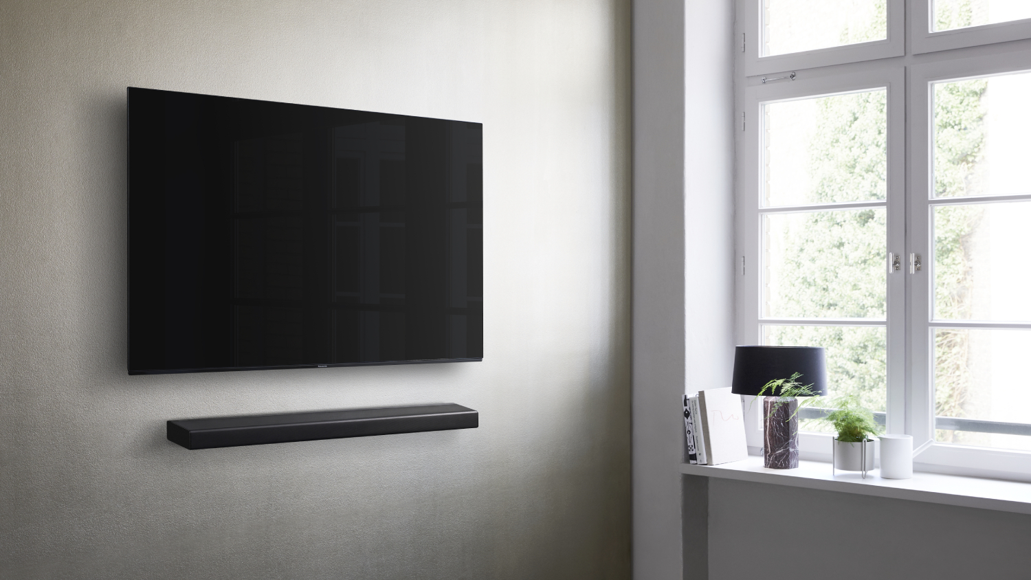 Panasonic SCHTB600 160W 2.1 Channel Wireless Soundbar with 200W