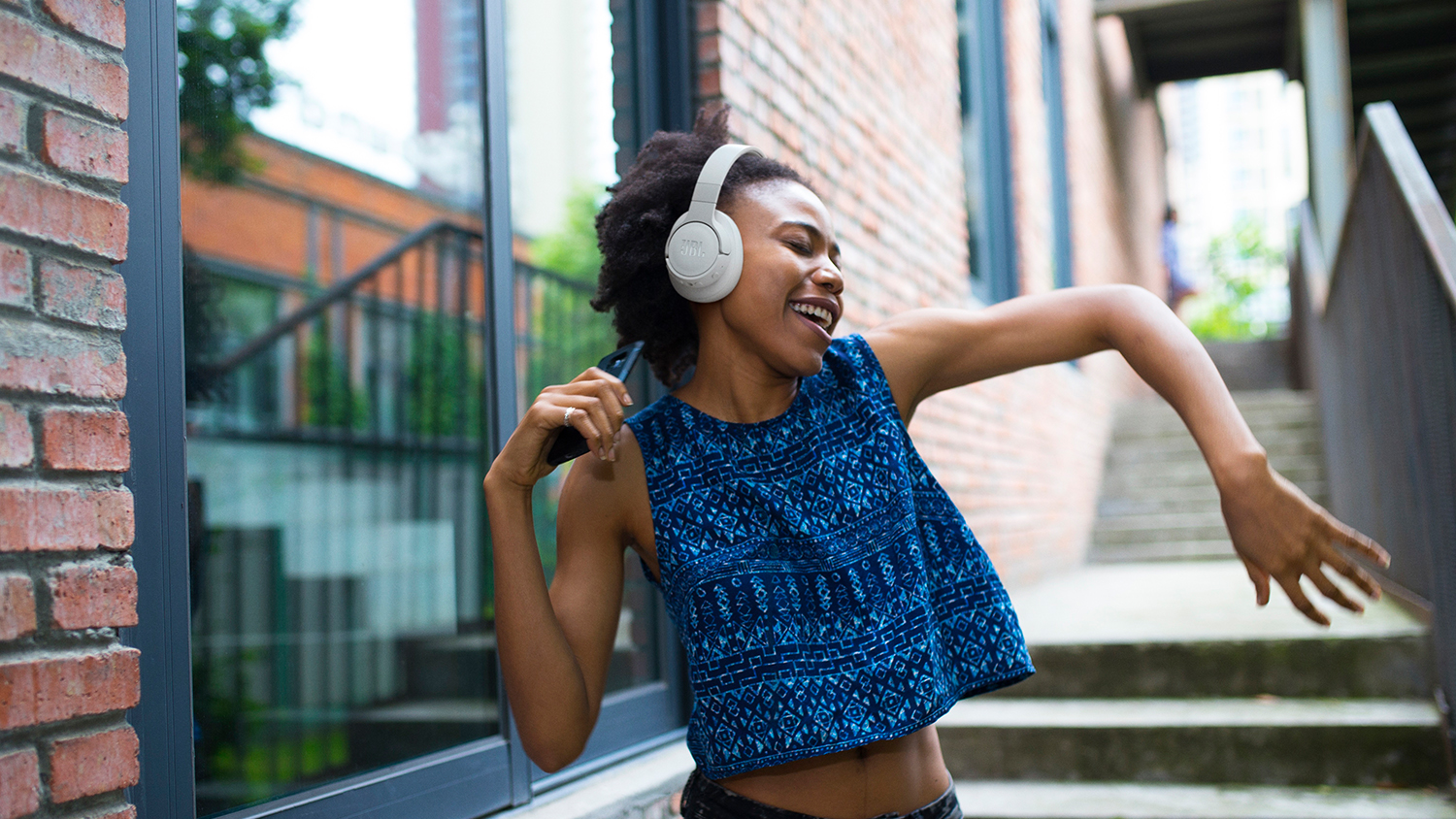 JBL Tune 770NC Adaptive Noise Cancelling Wireless Over-Ear Headphones - White