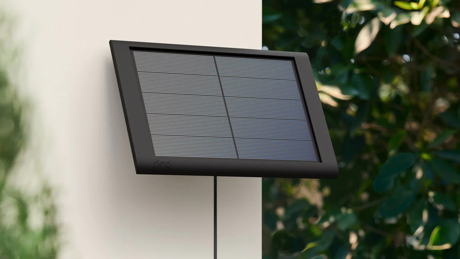 Ring 4W USB-C Solar Panel (2nd Gen) for Spotlight Cam Plus/Spotlight Cam Pro/Stick Up Cam - Black