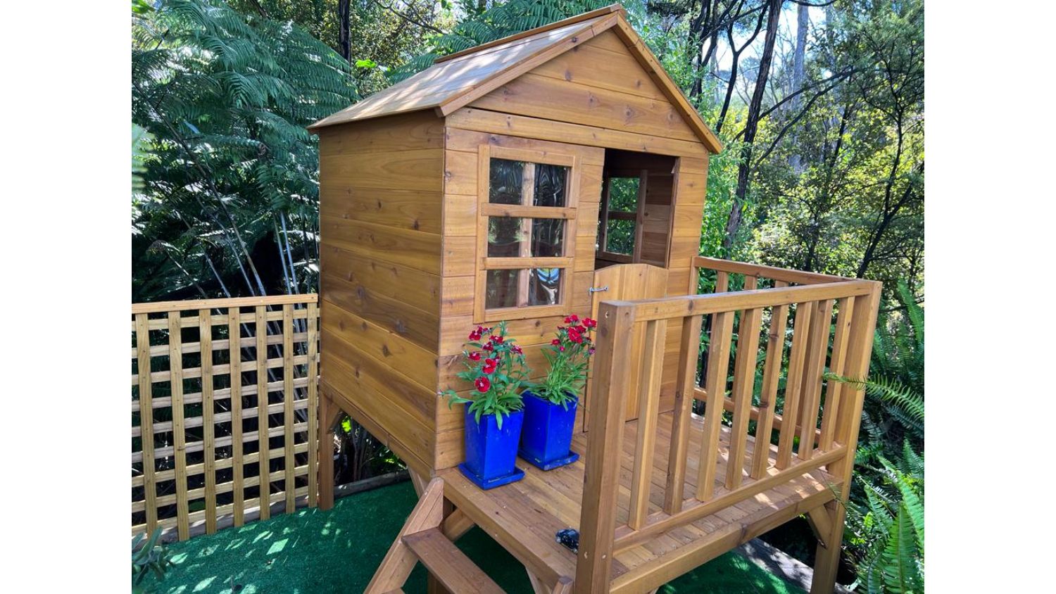 Green Spider "Omaha" Wooden Cubby Playhouse