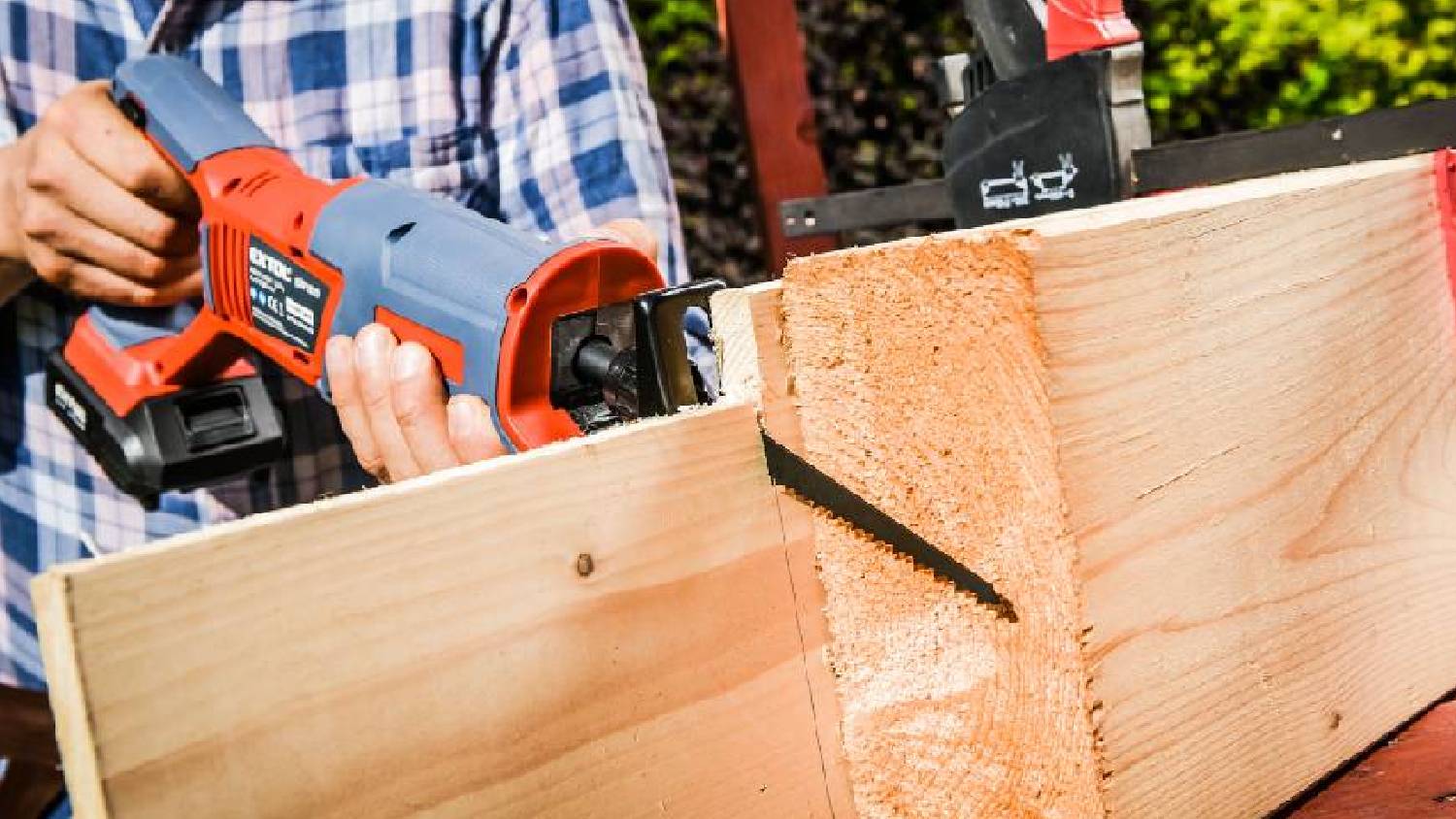 Extol SHARE20V Cordless Sabre/Reciprocating Saw w/ 2000mAh Battery