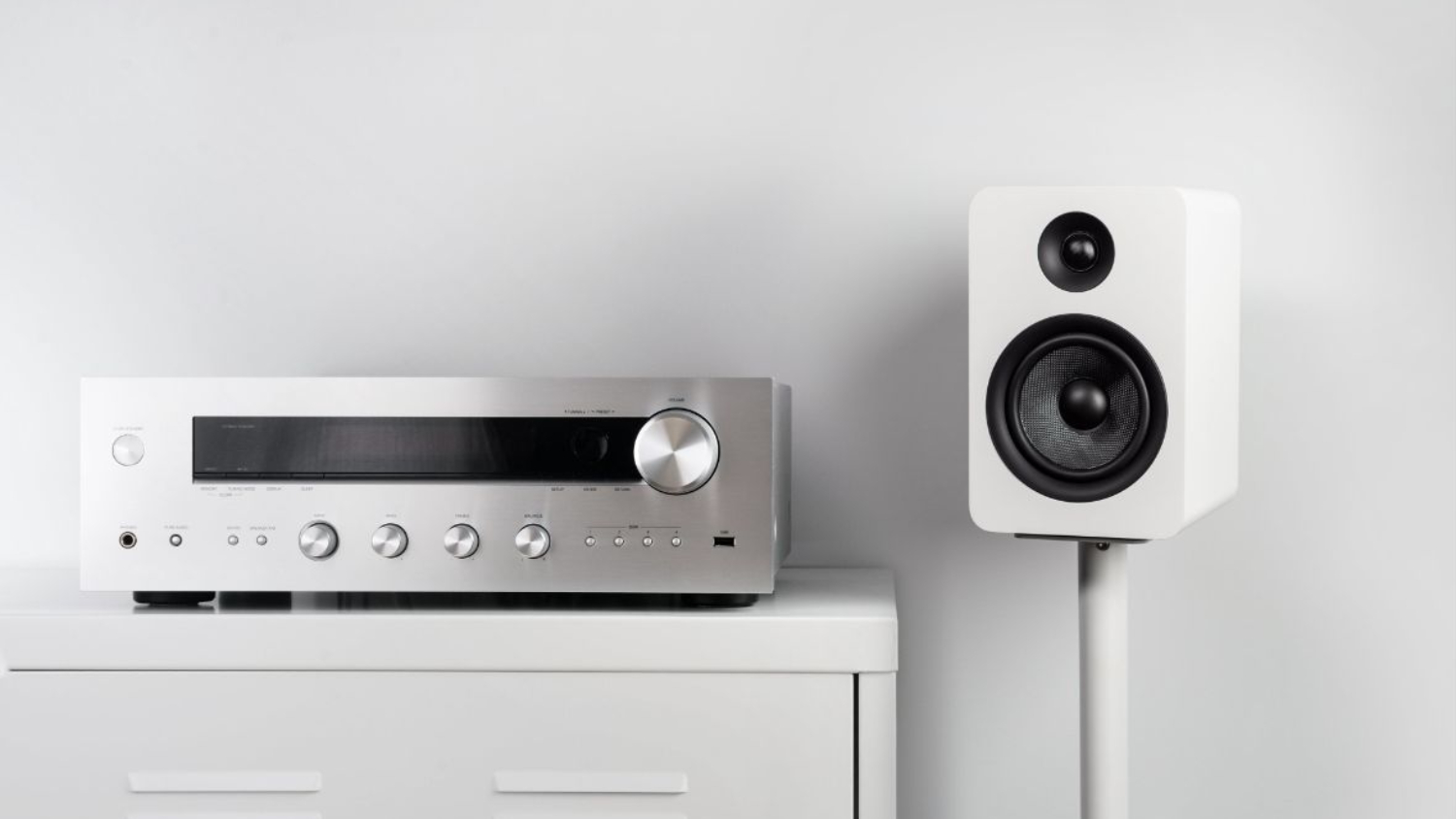 Kanto SP32PLW Tall Speaker Stands for Floor - White