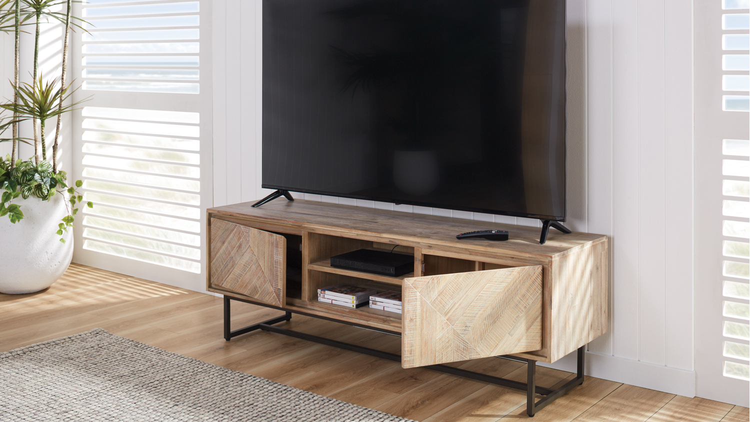 Luna Entertainment Unit