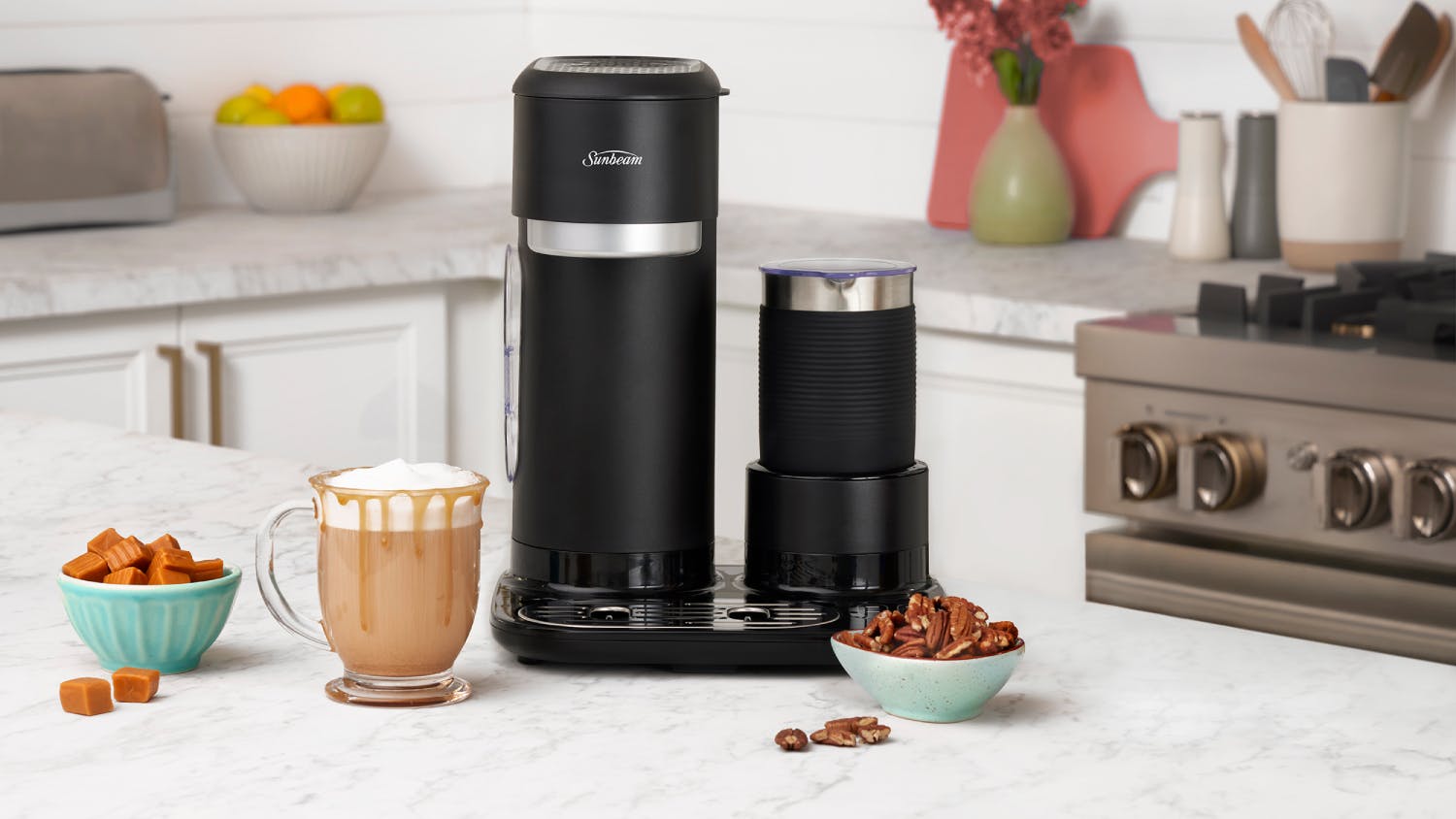 Sunbeam Iced & Hot Coffee Machine with Integrated Frother on Vimeo