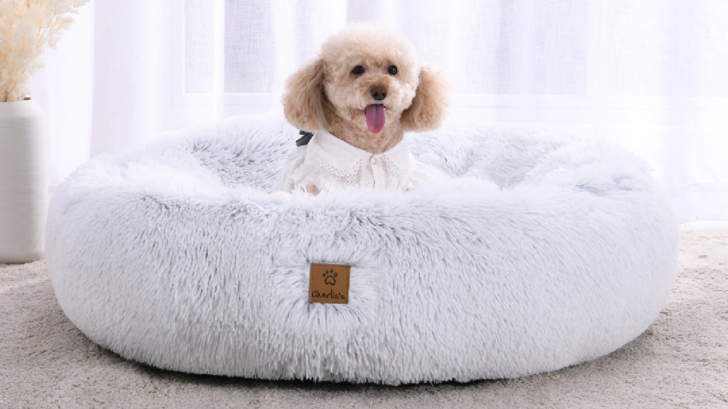 Charlie's Shaggy Faux Fur Round Pet Bed Large - White