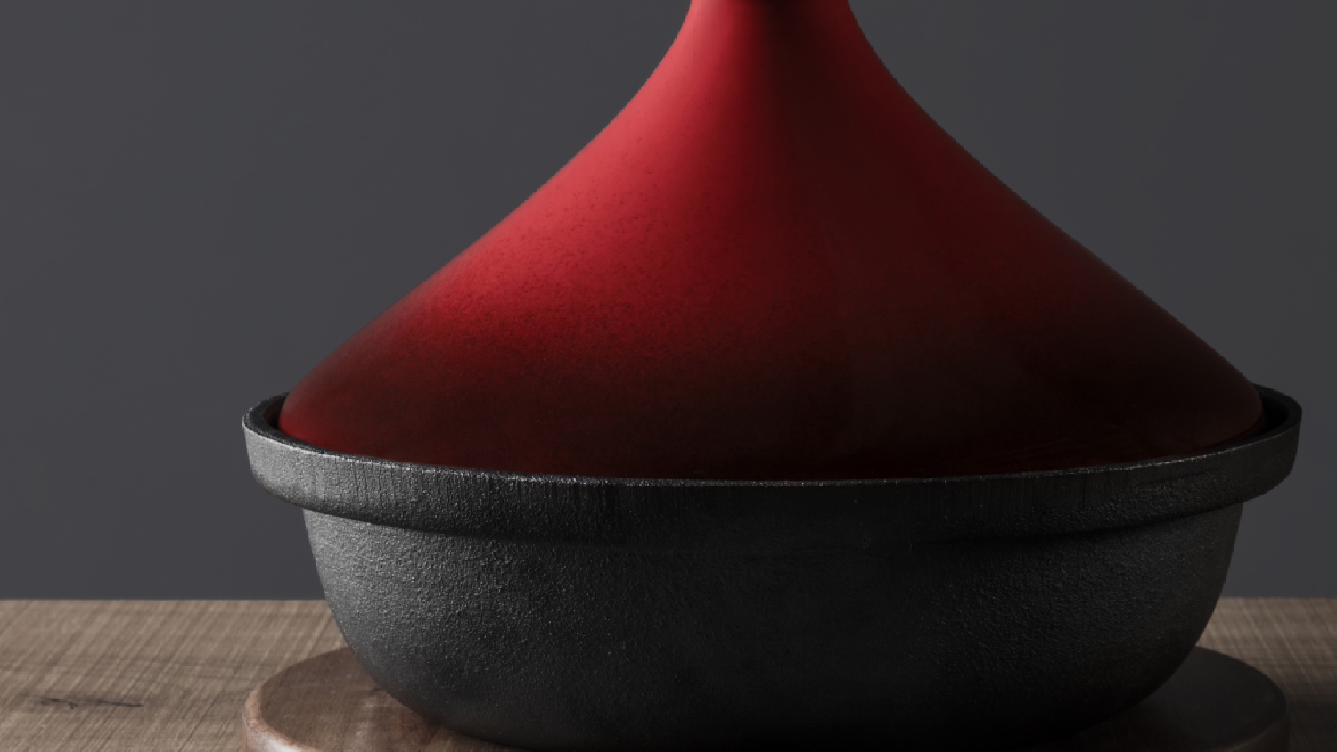 Gourmet Kitchen Cast Iron Tagine w/ Ceramic Lid - Ombre Red