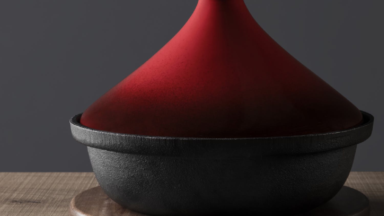 Gourmet Kitchen Cast Iron Tagine w/ Ceramic Lid - Ombre Red