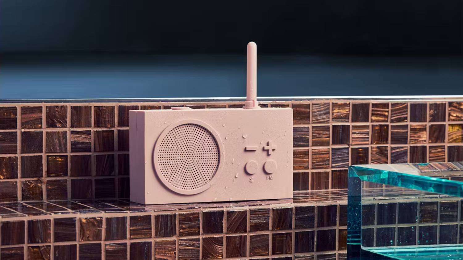 Lexon Tykho 3 Bluetooth FM Radio - Pink