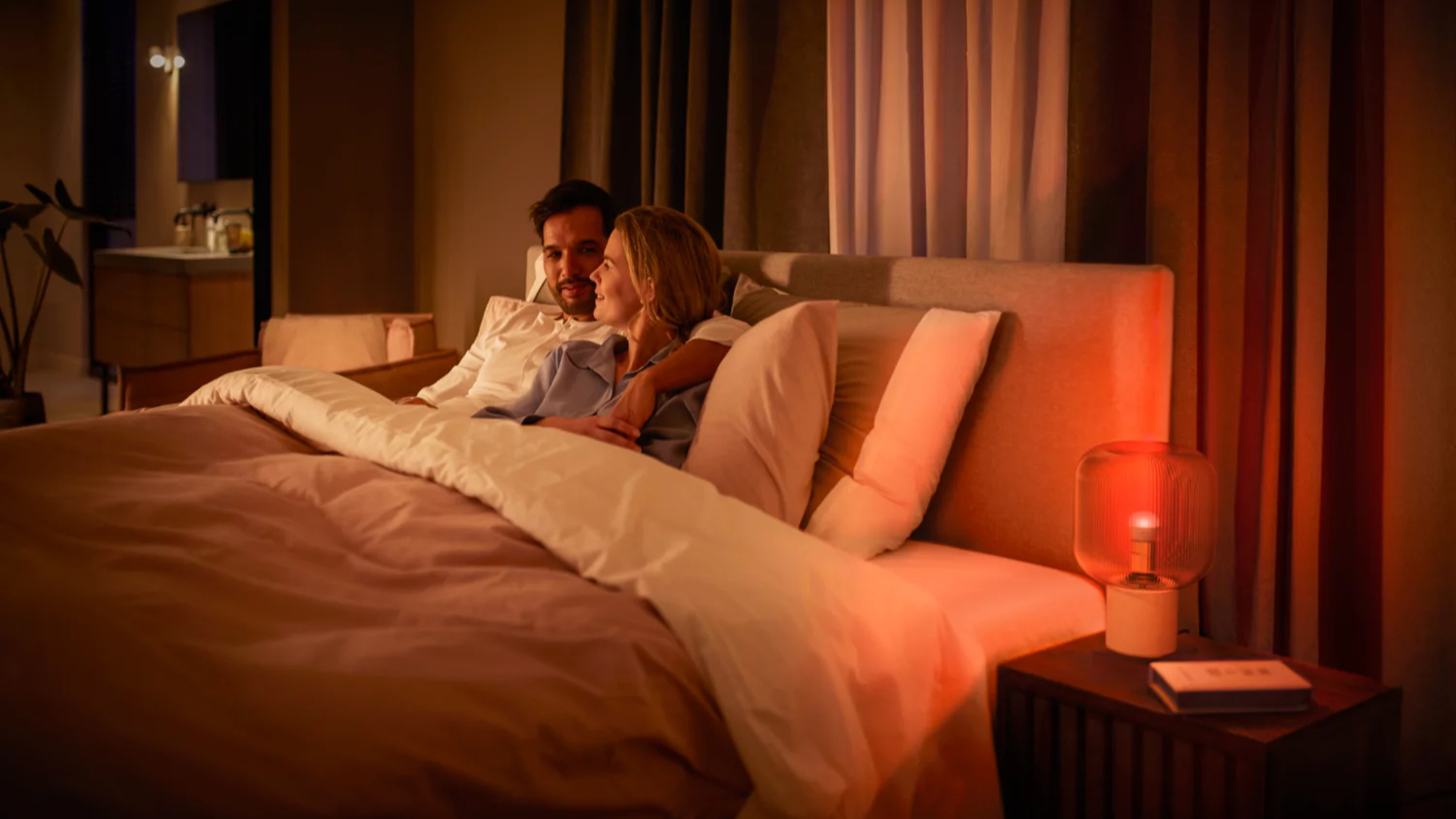 Philips Hue E14 Luster P45 5.1W Smart Light Bulb (White & Colour Ambiance)