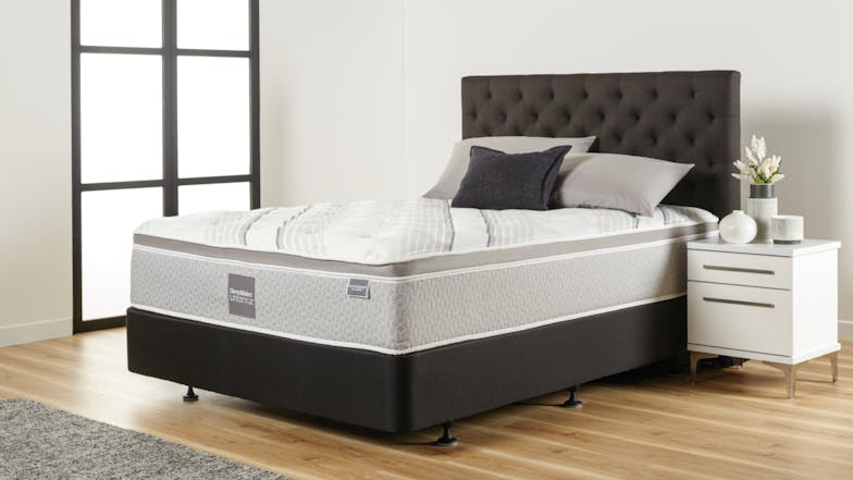 Posture Advance Soft Queen Mattress and Base by SleepMaker