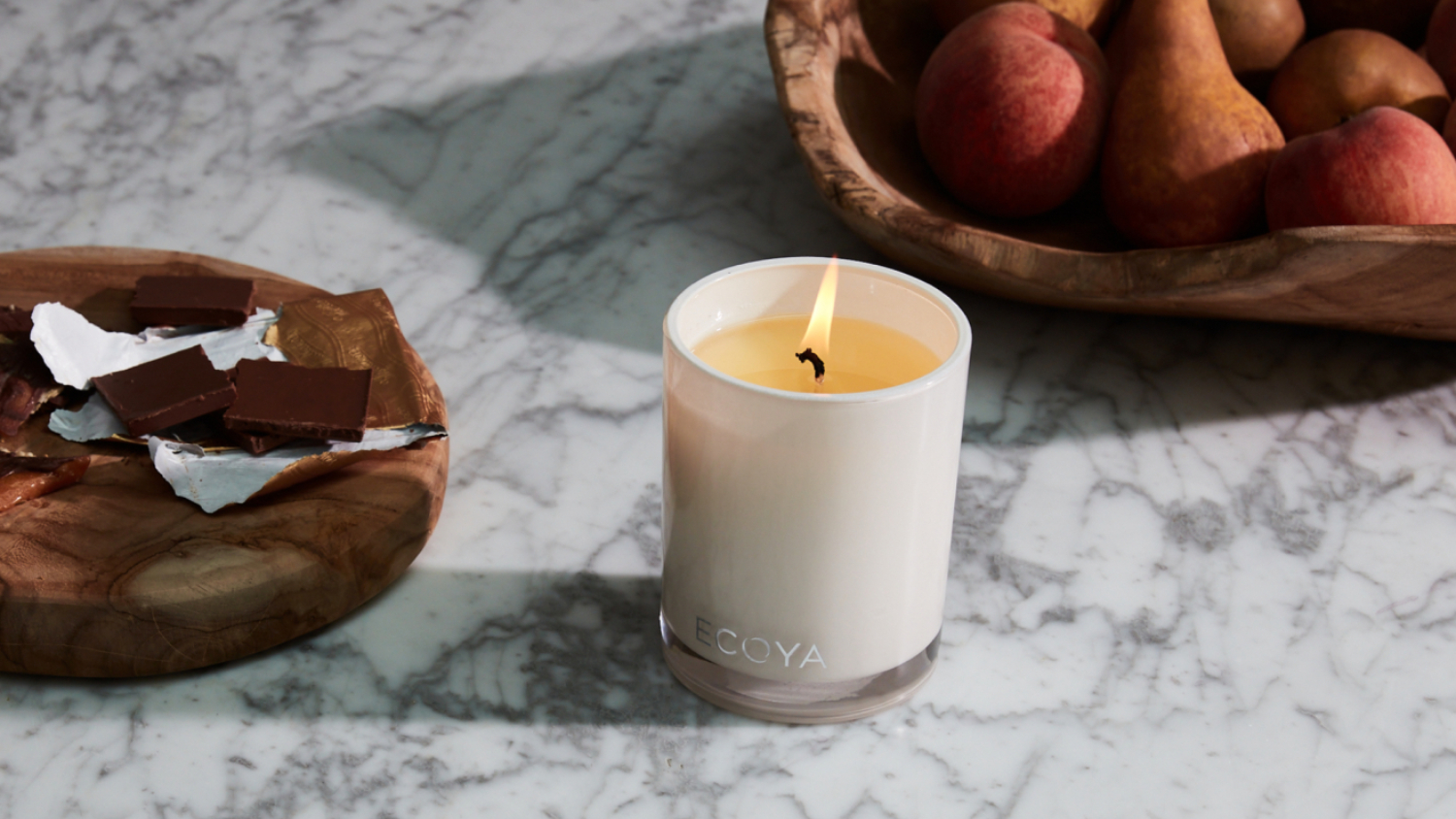 Ecoya Madison 400g Scented Soy Candle Cedarwood & Leather Harvey