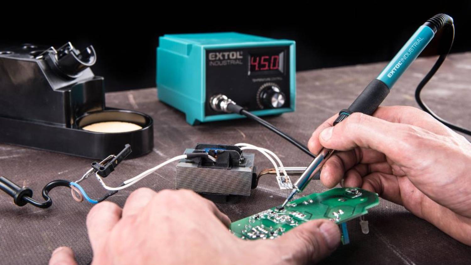 Extol Industrial Soldering Station with LCD Display, Calibration