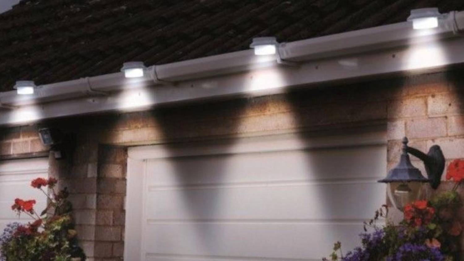 Lenoxx Multipurpose Solar-Powered Outdoor Light with Mount - White