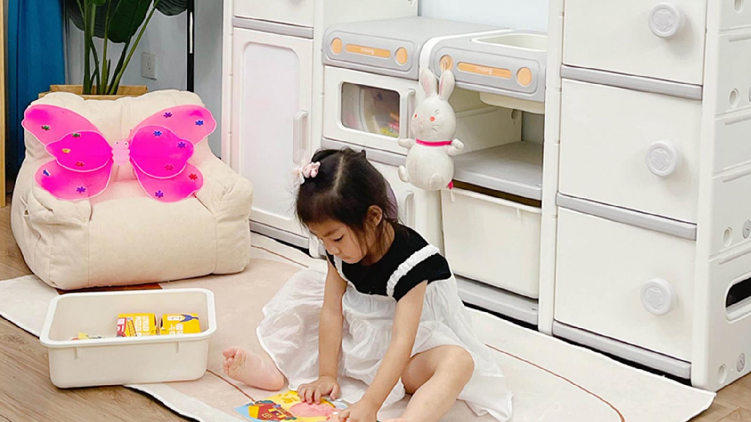 TSB Living Dreamer Play Kitchen with Drawing Board, Storage, Cabinets - White