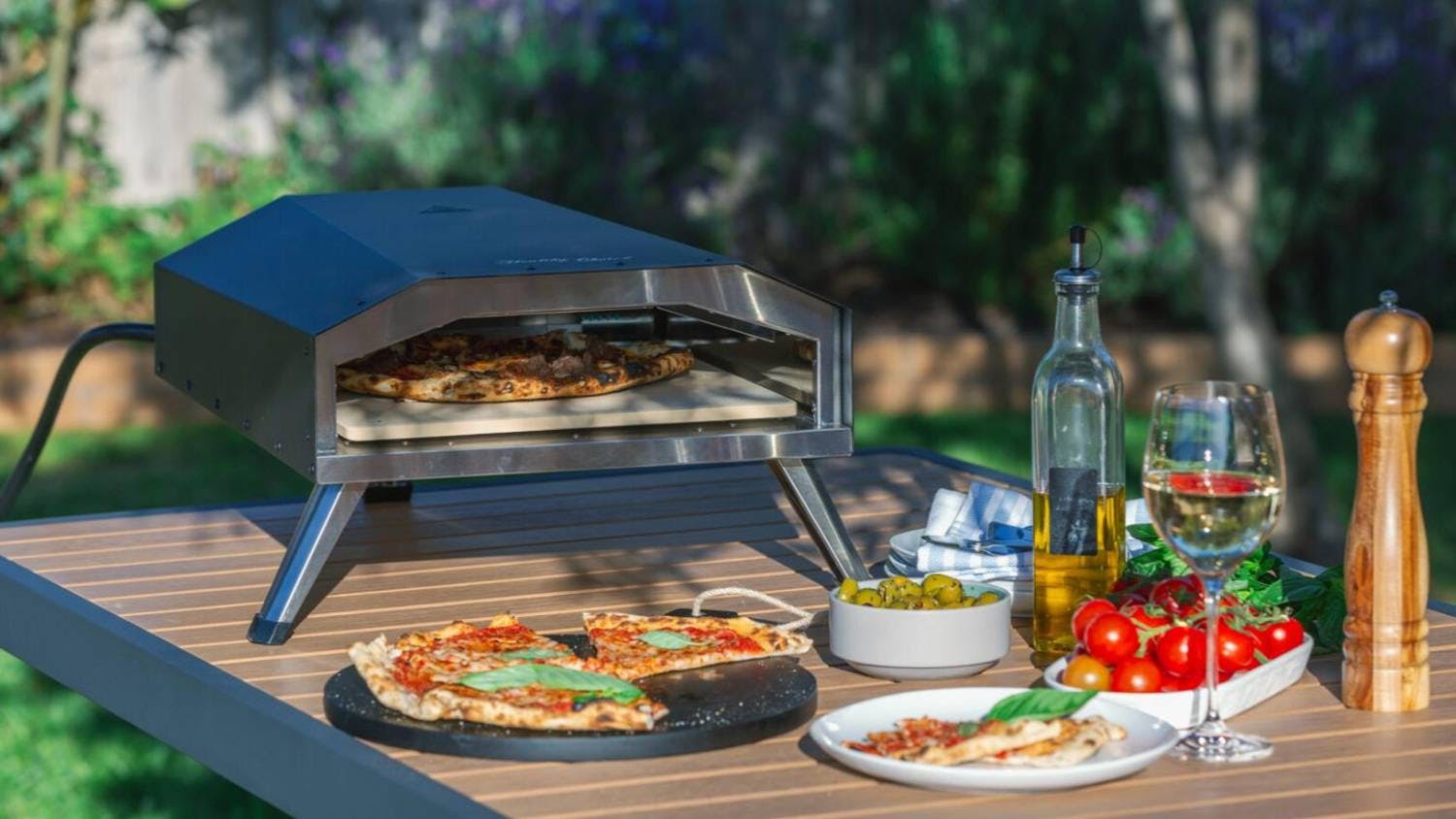 Healthy Choice Portable Gas-Powered Pizza Oven with Pizza Stone 33cm