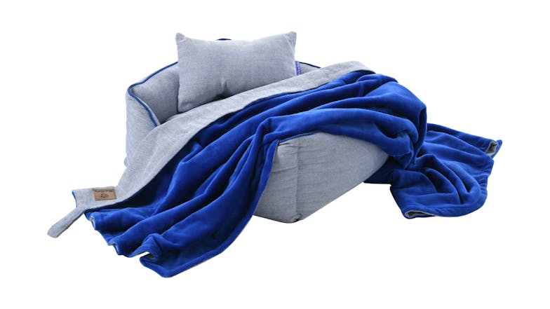 Charlie's Hampton Dog Bed with Blanket, Pillow Small - Herringbone Blue/Grey