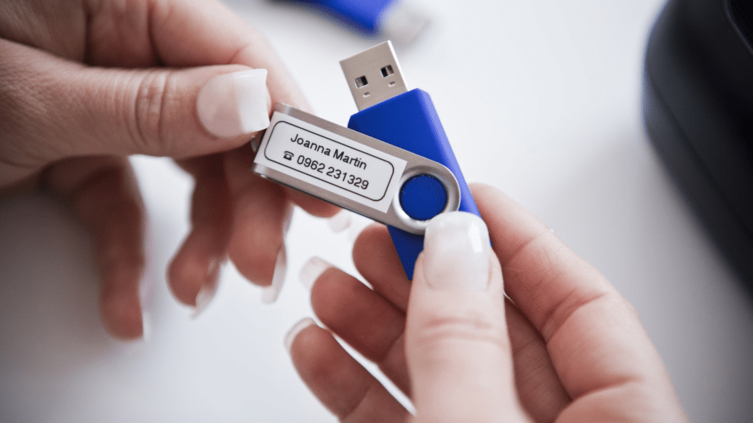 Brother PTH110PK Portable Label Maker - Pink