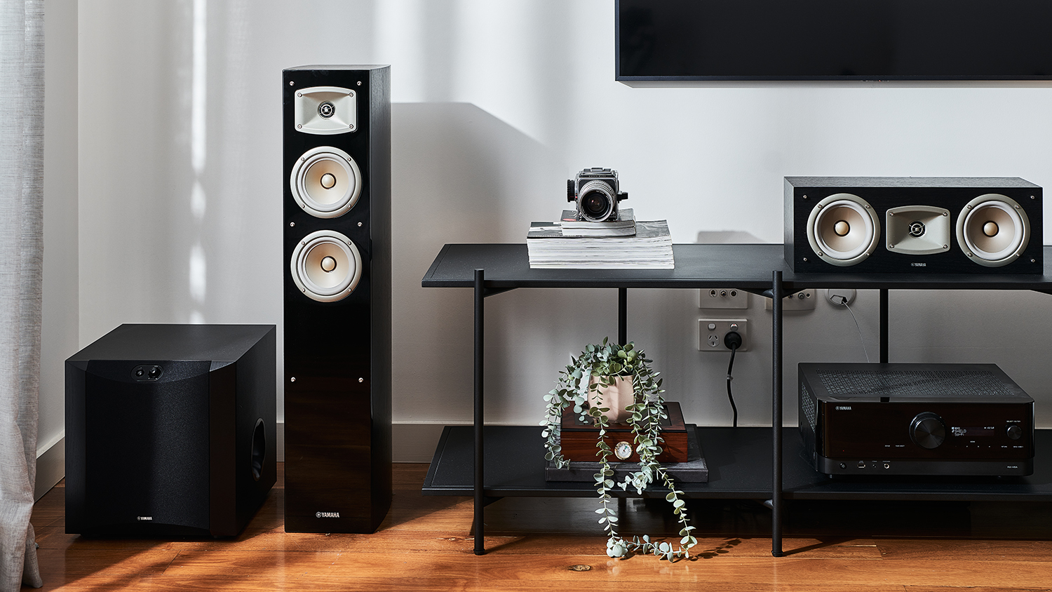 Yamaha NS-SW300 10" 250W Powered Subwoofer - Black (NS-SW Series)