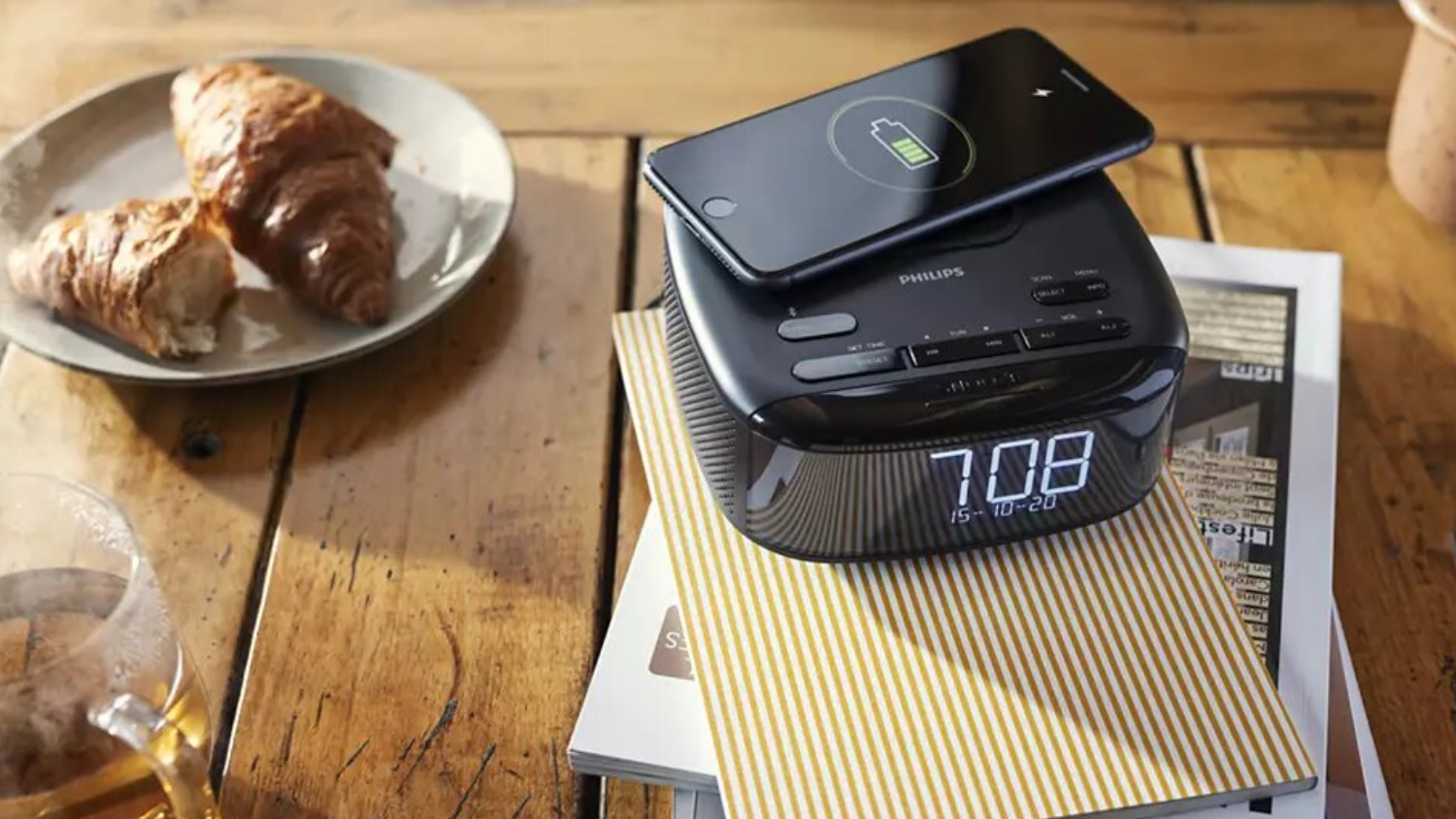 Philips Smart Alarm Clock with Digital/FM Radio & QI Charging - Black (TAR7705/98)