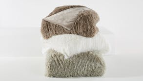 Cosy Faux Fur Queen Blanket by L'Avenue