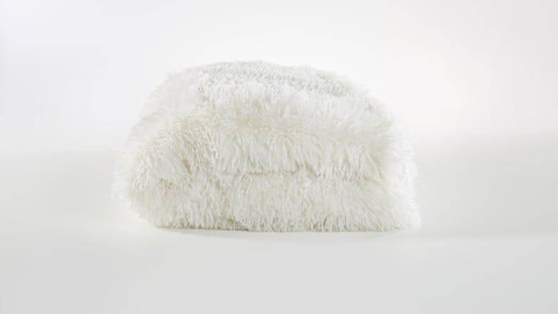 Cosy Faux Fur Queen Blanket by L'Avenue - White