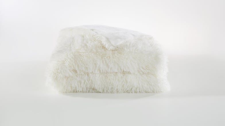 Cosy Faux Fur Queen Blanket by L'Avenue - White