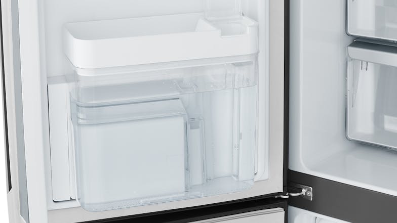 Westinghouse 564L Quad Door Fridge Freezer with Ice & Water Dispenser - Silver (WQE5660SA)