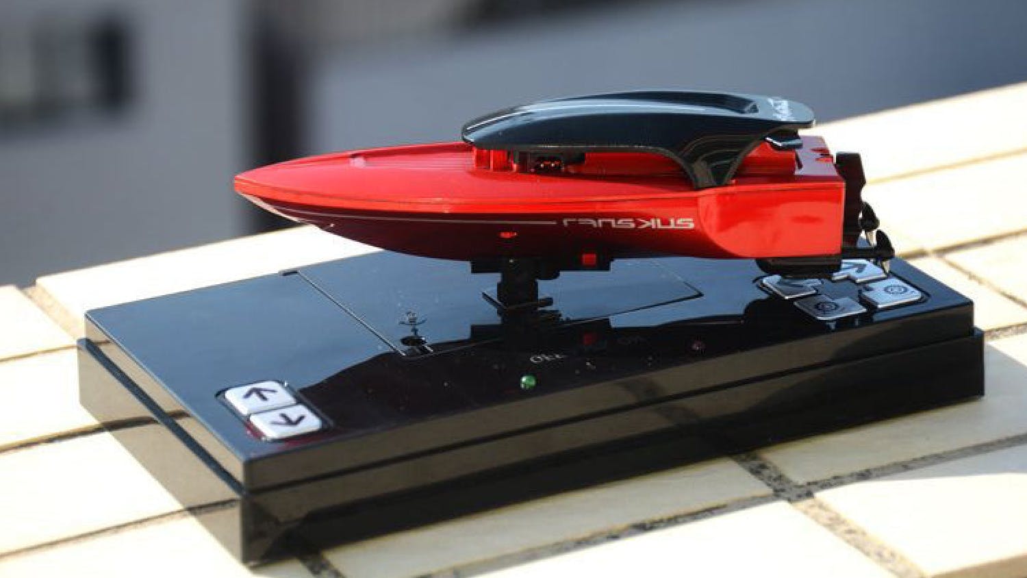 Kmall Remote Control Mini Speedboat - Red