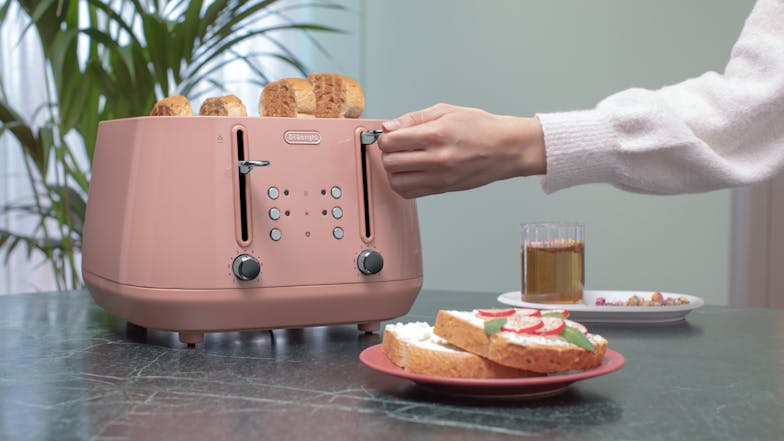 DeLonghi Eclettica 4 Slice Toaster - Playful Pink (CTY4003.PK)